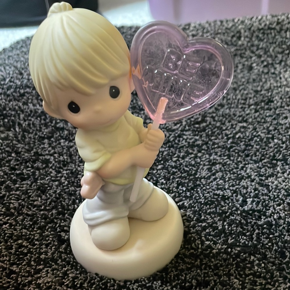 Precious Moments “I’m a sucker for your love” figurine